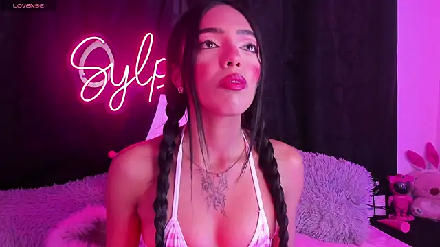 sylphiee  online show from 04/17/26, 11:52