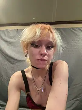 Snapshot of simplyobsessedwher chatting on 03/15/26, 12:38 simplyobsessedwher online show from 03/15/26, 12:38