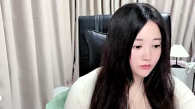 Snapshot of sisibaby20266 chatting on 04/24/26, 01:46 sisibaby20266 online show from 04/24/26, 01:46