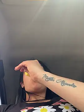 leila moretti online show from 04/01/26, 07:11