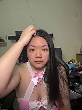 Snapshot of AYW-22 chatting on 03/15/26, 08:42 AYW-22 online show from 03/15/26, 08:42