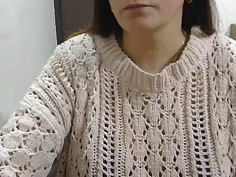 Snapshot of spicy_Zara chatting on 05/19/26, 04:41 spicy Zara online show from 05/19/26, 04:41