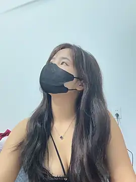 VyVy18 online show from 04/27/26, 04:16