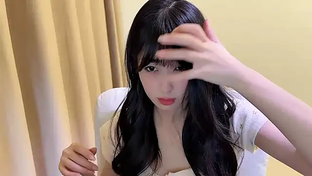 xiaooyee online show from 04/15/26, 08:43