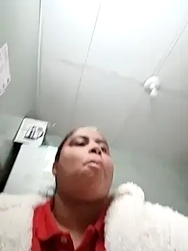 gatinha20257 online show from 07/15/26, 04:12