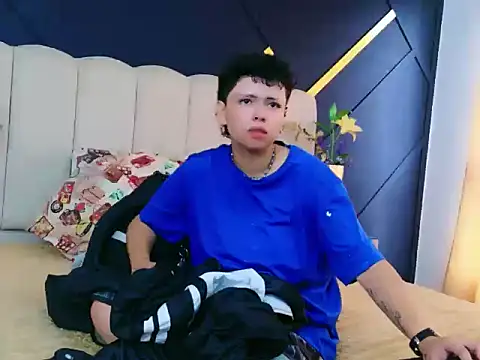 NikiEvanz online show from 04/23/26, 07:05