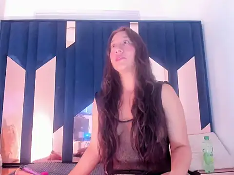 IvonneSkariel online show from 03/15/26, 04:13