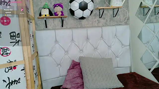 Snapshot of Sophia_xoxo1 chatting on 07/21/26, 02:19 Sophia xoxo1 online show from 07/21/26, 02:19