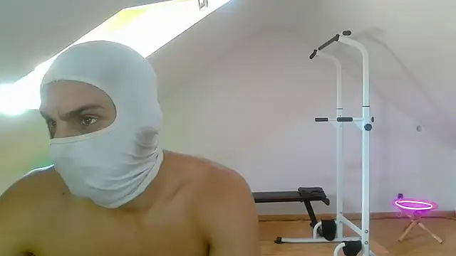 Snapshot of NinjaLaser chatting on 07/08/26, 11:26 NinjaLaser online show from 07/08/26, 11:26