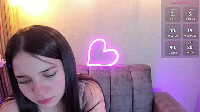 Snapshot of Julieth_Caandy chatting on 05/17/26, 11:28 Julieth Caandy online show from 05/17/26, 11:28