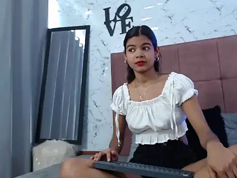 Daniela Lunax online show from 03/30/26, 03:46