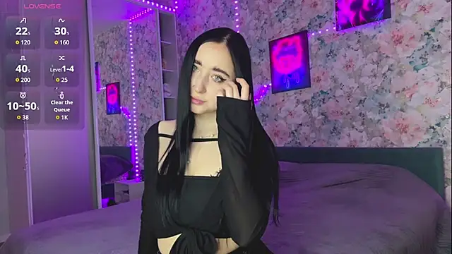 LizzyMooore online show from 04/04/26, 02:14
