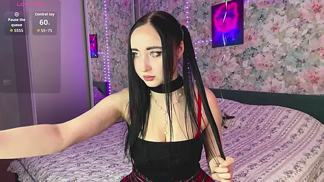 LizzyMooore online show from 04/22/26, 11:12