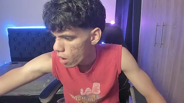 Josy 11 online show from 04/11/26, 01:10