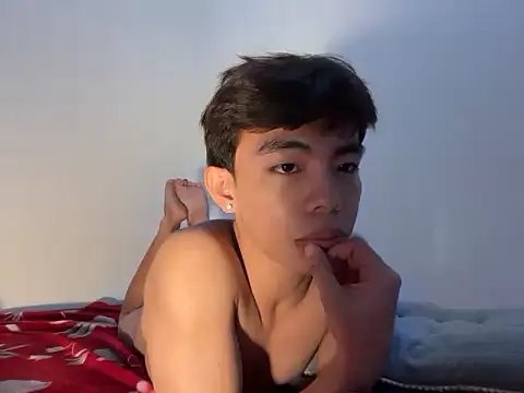 hottasianboy online show from 04/05/26, 12:24