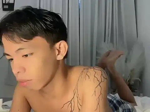 Snapshot of hottasianboy chatting on 07/27/26, 12:01 hottasianboy online show from 07/27/26, 12:01