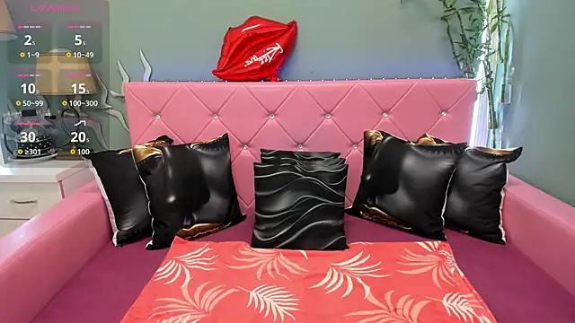 LovelyMell online show from 04/17/26, 05:10