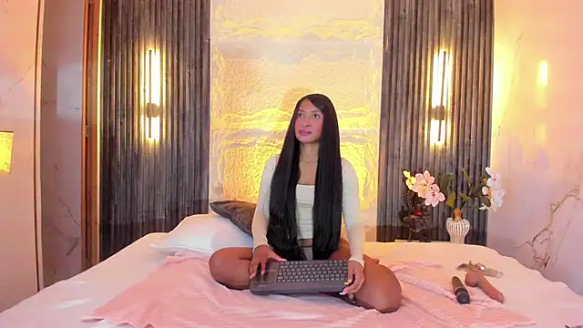 tifannygrey  online show from 06/04/26, 06:25