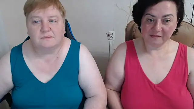Snapshot of Lindy-Jeanie chatting on 06/17/26, 06:53 Lindy-Jeanie online show from 06/17/26, 06:53