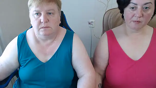 Snapshot of Lindy-Jeanie chatting on 06/19/26, 02:21 Lindy-Jeanie online show from 06/19/26, 02:21