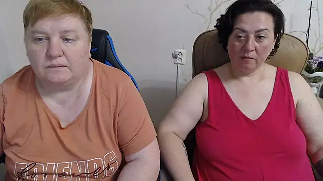 Snapshot of Lindy-Jeanie chatting on 06/20/26, 08:33 Lindy-Jeanie online show from 06/20/26, 08:33