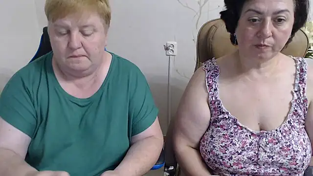 Snapshot of Lindy-Jeanie chatting on 07/09/26, 08:35 Lindy-Jeanie online show from 07/09/26, 08:35