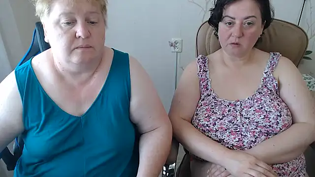 Snapshot of Lindy-Jeanie chatting on 07/16/26, 11:05 Lindy-Jeanie online show from 07/16/26, 11:05