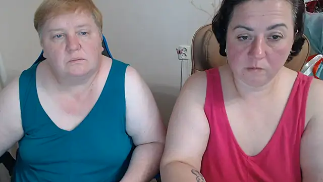 Snapshot of Lindy-Jeanie chatting on 07/21/26, 07:27 Lindy-Jeanie online show from 07/21/26, 07:27