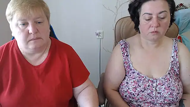 Snapshot of Lindy-Jeanie chatting on 07/25/26, 08:23 Lindy-Jeanie online show from 07/25/26, 08:23