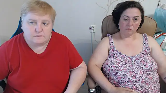 Snapshot of Lindy-Jeanie chatting on 07/27/26, 04:47 Lindy-Jeanie online show from 07/27/26, 04:47