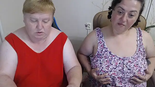 Snapshot of Lindy-Jeanie chatting on 07/30/26, 06:51 Lindy-Jeanie online show from 07/30/26, 06:51