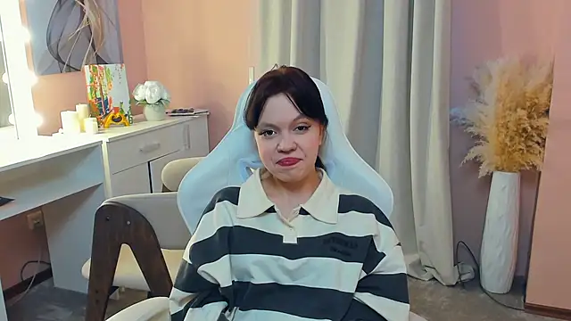 DarcyCanson online show from 03/18/26, 10:51