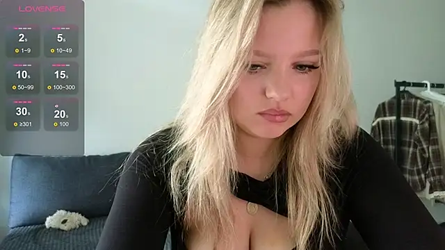 Snapshot of bettyloveu chatting on 06/25/26, 07:13 bettyloveu online show from 06/25/26, 07:13
