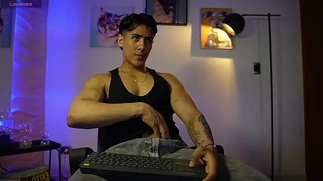 Tayler Cross  online show from 03/14/26, 12:43