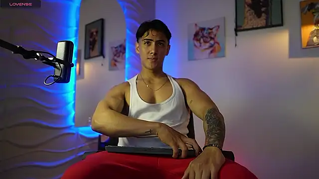 Tayler Cross  online show from 03/15/26, 02:12