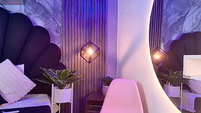  charlotte quee  online show from 04/27/26, 01:42