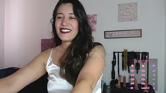 Snapshot of violeta_scott chatting on 08/07/26, 01:24 violeta scott online show from 08/07/26, 01:24