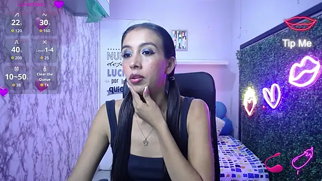 Snapshot of sandra_petite19 chatting on 07/12/26, 04:03 sandra petite19 online show from 07/12/26, 04:03