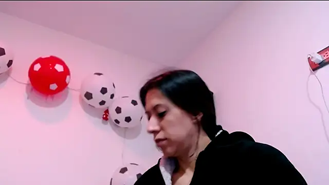 ItsAmara online show from 07/15/26, 04:12