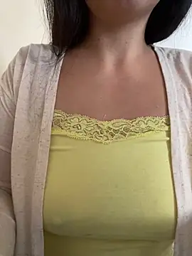 Snapshot of prisci1 chatting on 03/25/26, 02:45 prisci1 online show from 03/25/26, 02:45