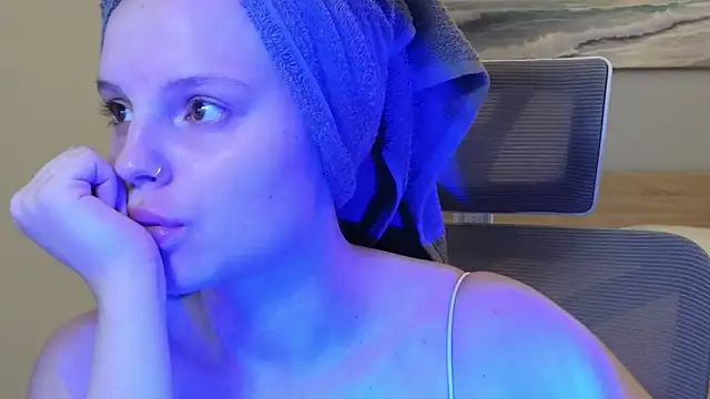 mollybossy online show from 04/11/26, 12:04