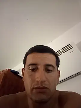 Snapshot of javiw09 chatting on 03/14/26, 05:35 javiw09 online show from 03/14/26, 05:35