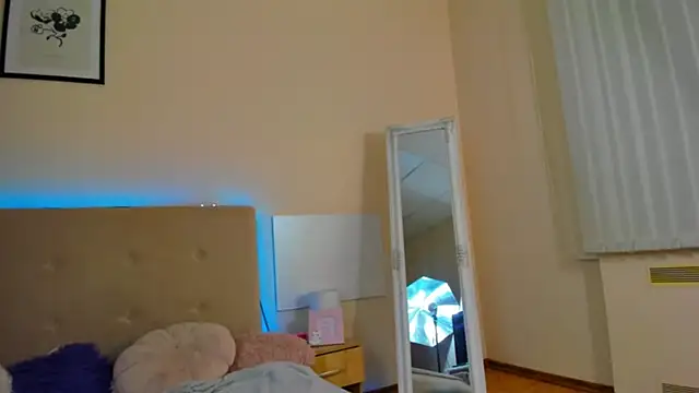 Snapshot of MelanieCuty chatting on 06/28/26, 05:35 MelanieCuty online show from 06/28/26, 05:35