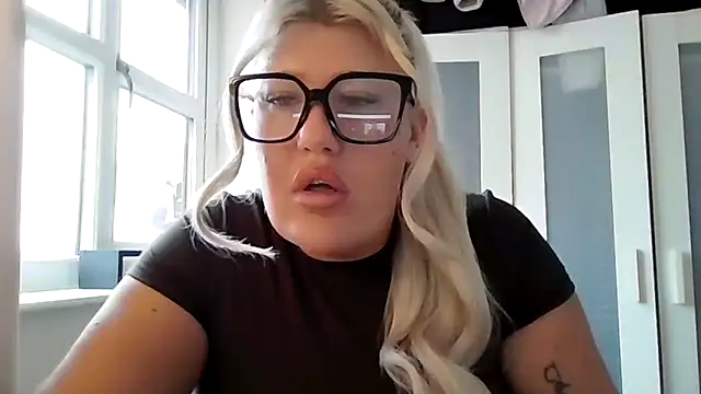 Lexi Laura online show from 03/20/26, 09:36