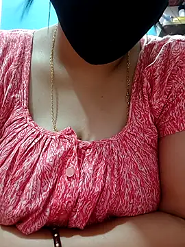 tulidas96778 online show from 04/16/26, 01:39