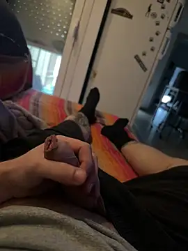 Snapshot of g_thess chatting on 03/21/26, 03:15 g thess online show from 03/21/26, 03:15