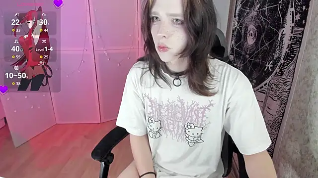 Snapshot of Simochka_w chatting on 06/17/26, 04:37 Simochka w online show from 06/17/26, 04:37
