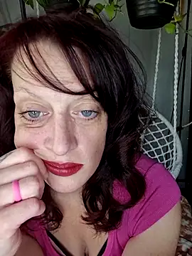 Snapshot of PurpleBunnyxo chatting on 05/07/26, 04:23 PurpleBunnyxo online show from 05/07/26, 04:23