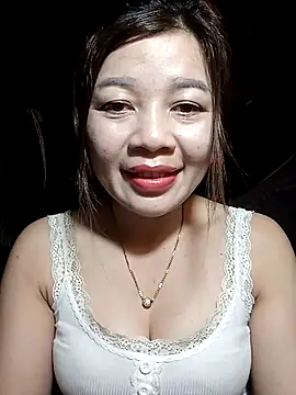 Snapshot of Yiyi102300 chatting on 04/02/26, 12:58 Yiyi102300 online show from 04/02/26, 12:58