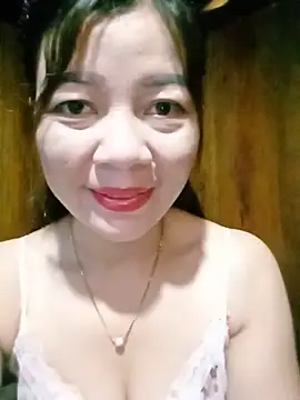 Snapshot of Yiyi102300 chatting on 06/18/26, 01:06 Yiyi102300 online show from 06/18/26, 01:06